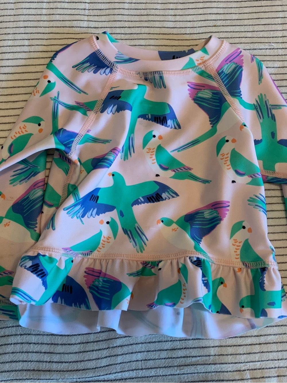 Tea Collection "Parrot Polka" Rash Guard | 6-9M - Picture 2 of 7